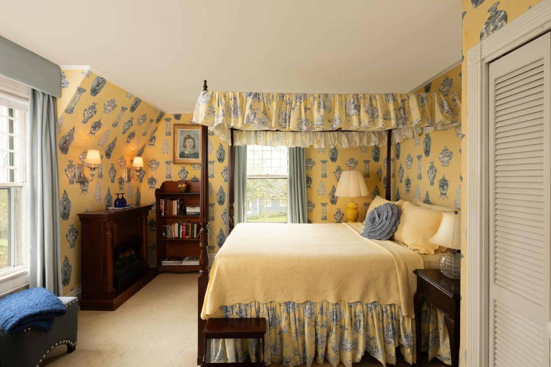 Harbor Knoll Bed And Breakfast Greenport Exterior photo